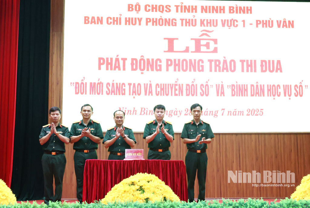 Ban Chỉ huy Phòng thủ khu vực 1 - Phù Vân phát động phong trào thi đua “Đổi mới sáng tạo và chuyển đổi số” và “Bình dân học vụ số”
